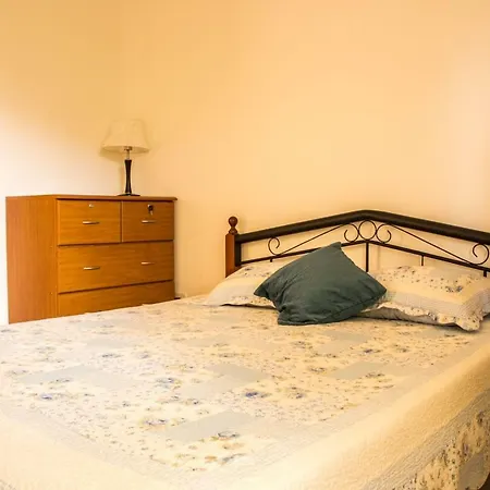 King's Park Apartment