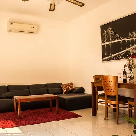 King's Park Apartman *